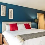 Executive Luxurious 2 Bedroom Condominium