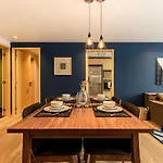 Executive Luxurious 2 Bedroom Condominium
